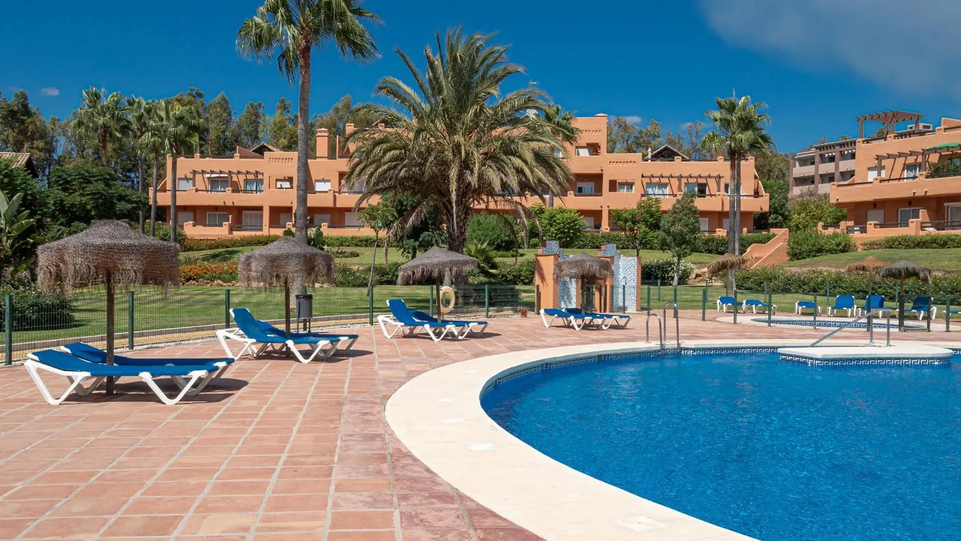 Casares Del Sol 2100 Apartment