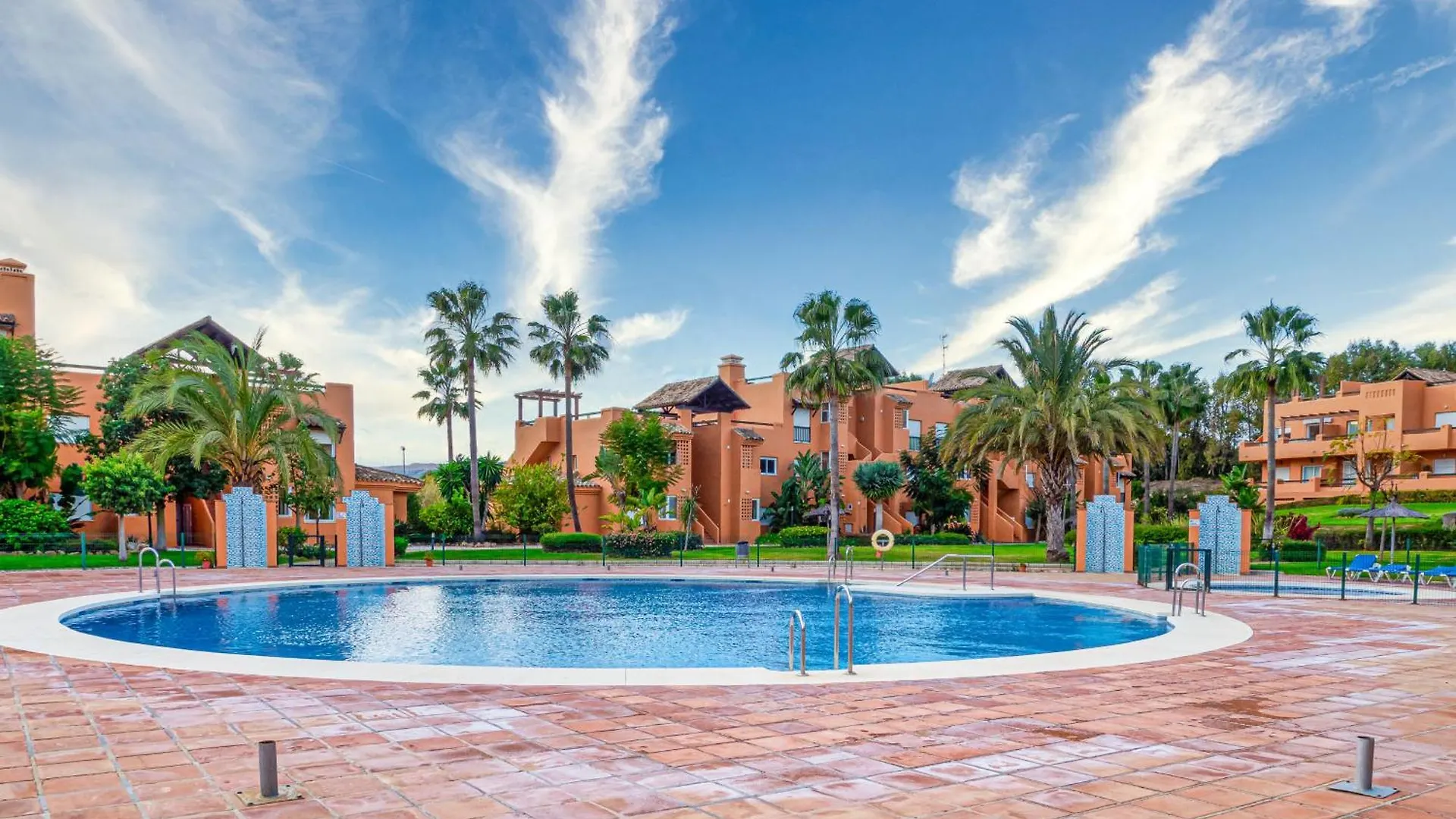 Casares Del Sol 2100 Apartment