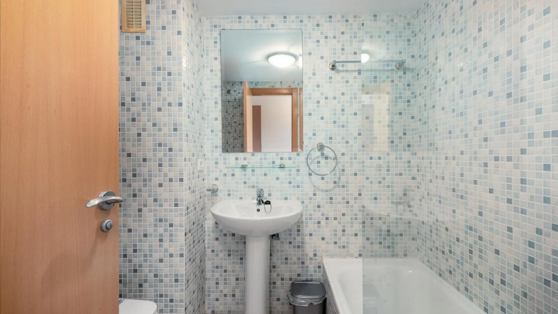 Casares Del Sol 2100 Apartment