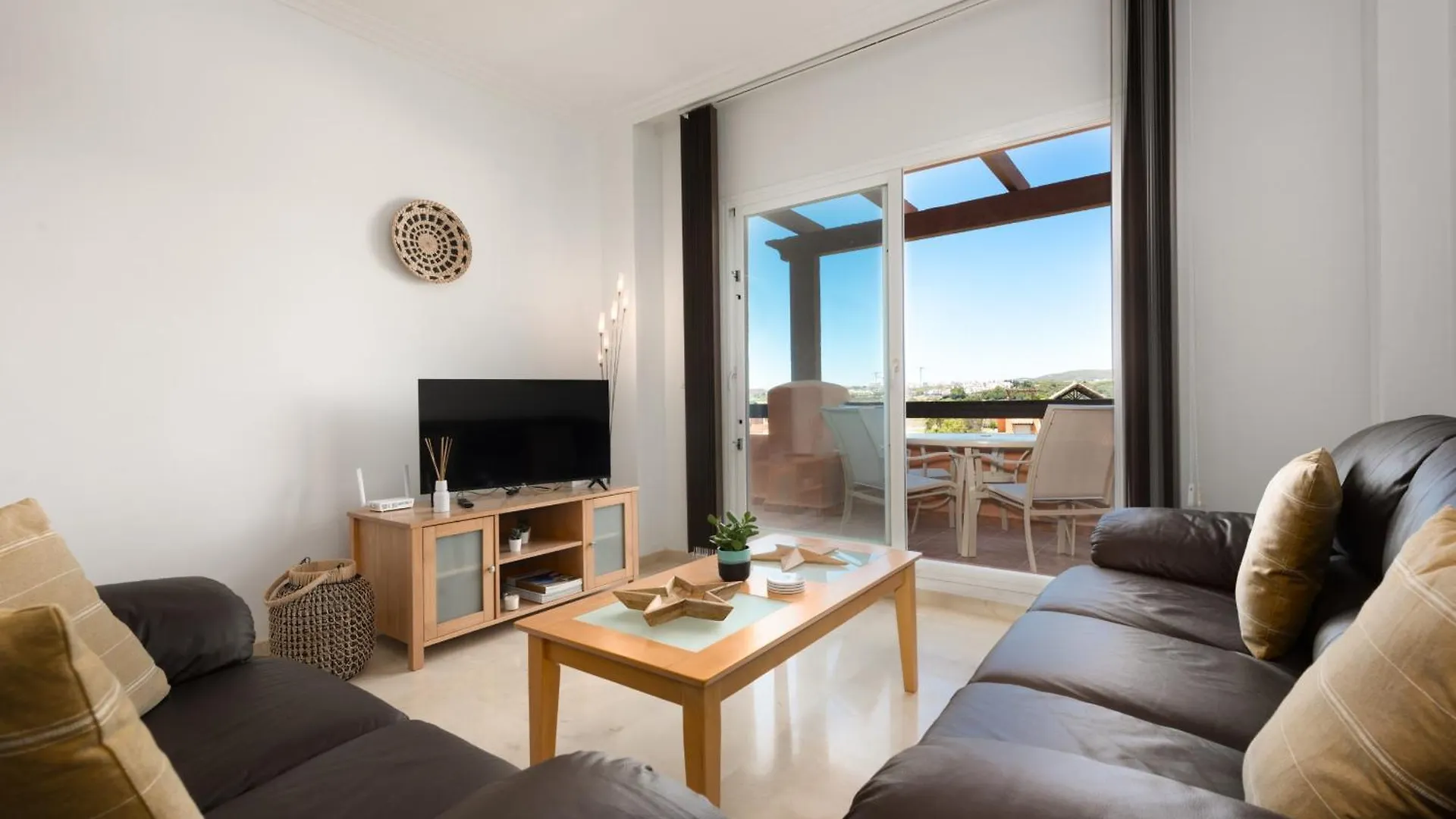 Casares Del Sol 2100 Apartment