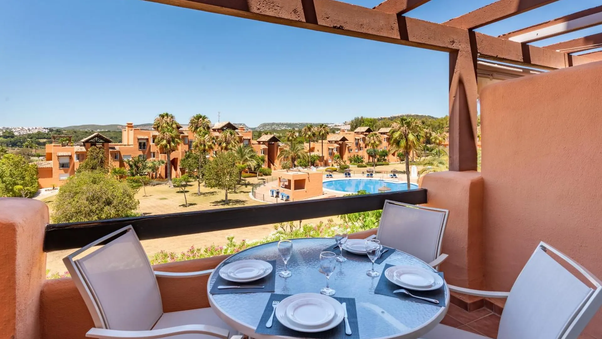 Casares Del Sol 2100 Apartment