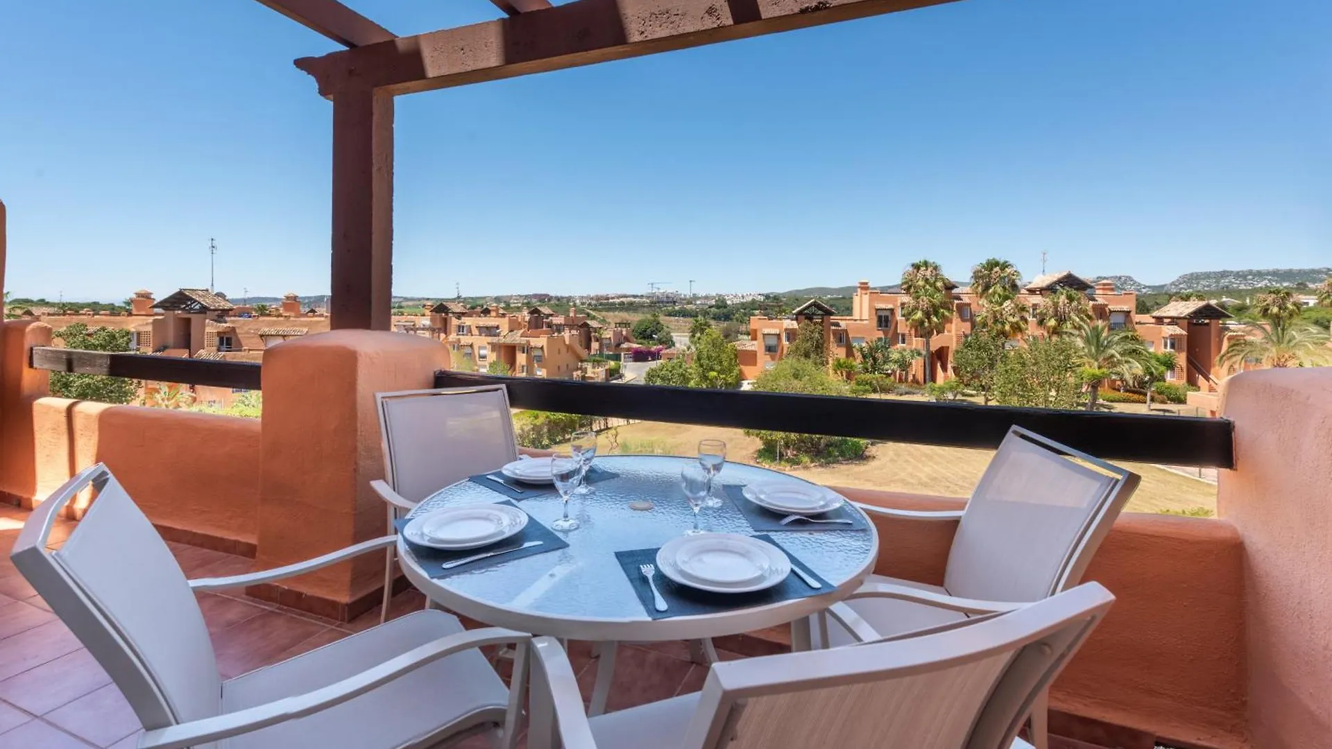 Casares Del Sol 2100 Apartment